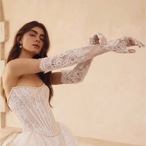 Lace Wedding Gloves